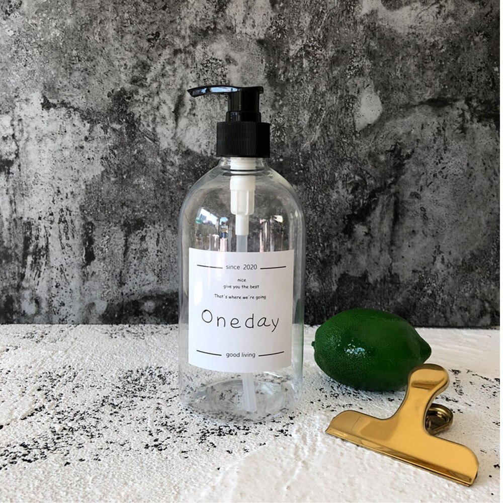500ml zeepdispensers, badshampoo, douchegel, opbergfles, draagbare vloeibare lotion organizer, plastic flessen, sticker, willekeurig