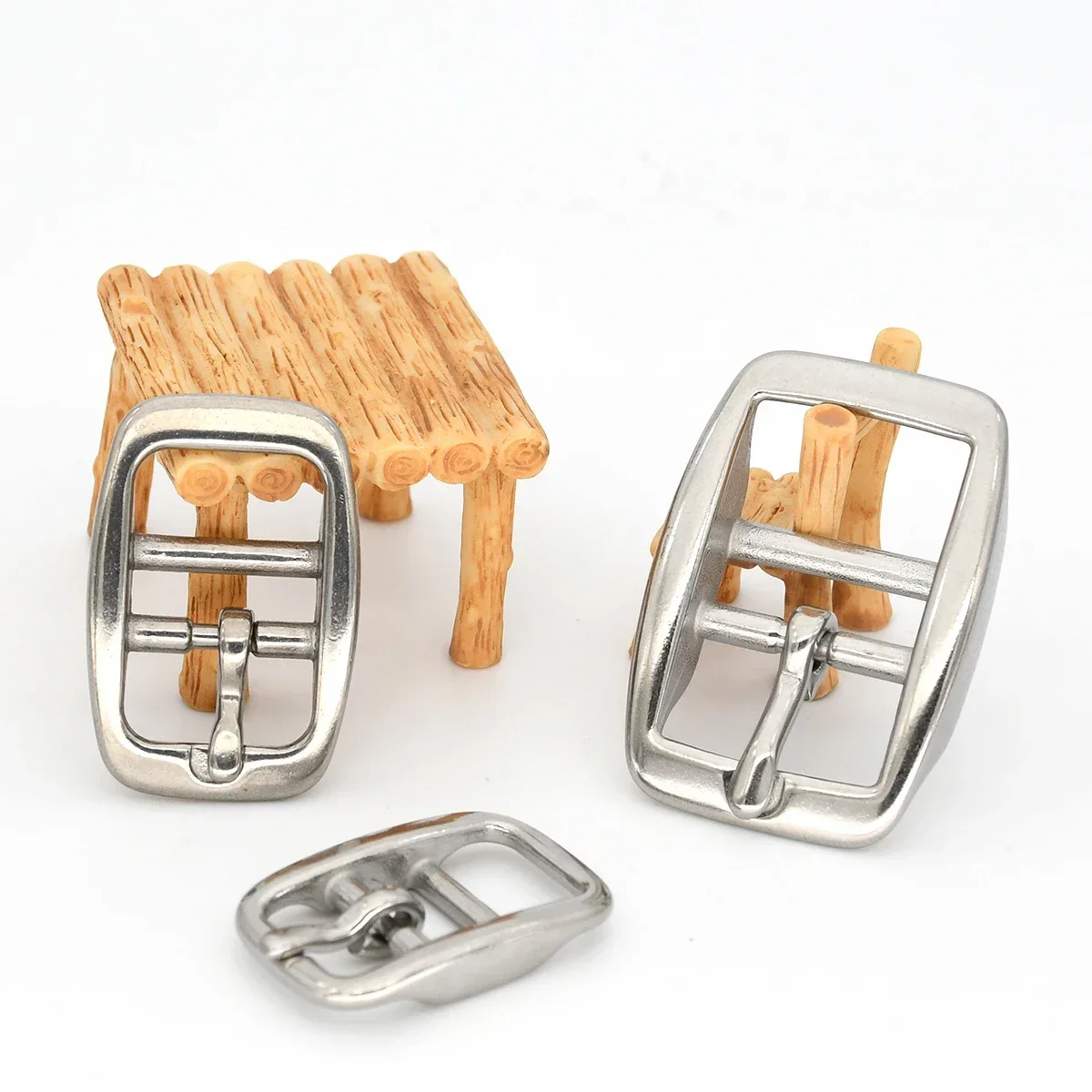 Fibbia per cintura in acciaio inossidabile Doppia barra Fibbia ad ardiglione regolabile Parti per cinturini artigianali in pelle Tri-scivolare Accessori per imbracatura per cavezza per cavalli