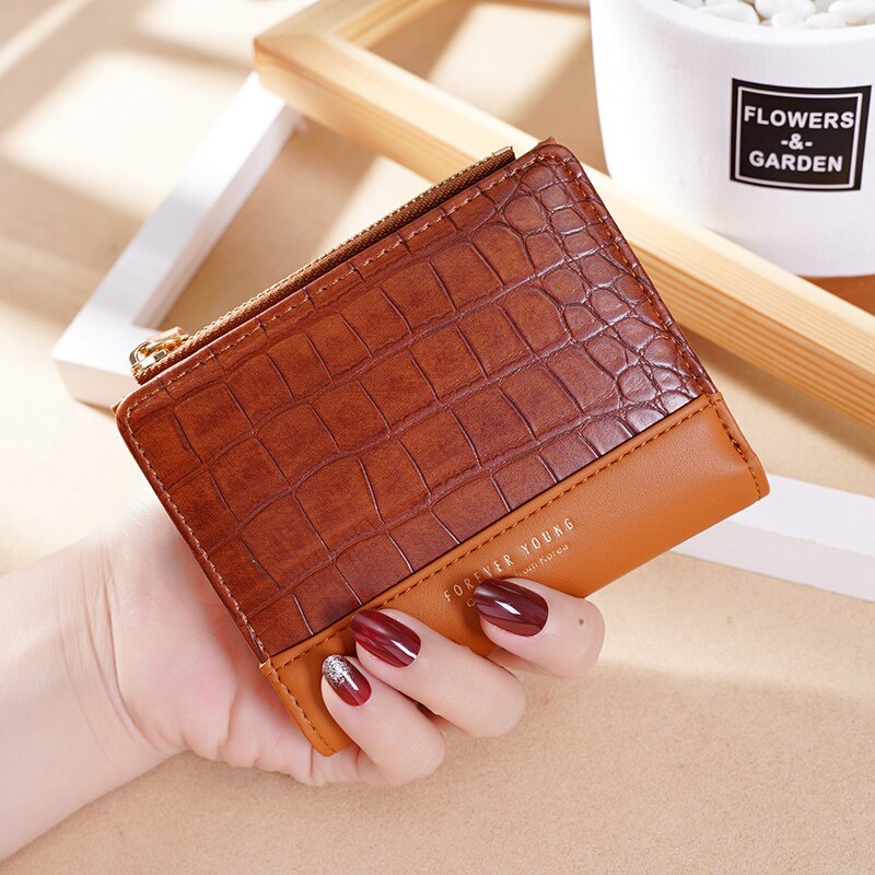 Crocodile Pattern Women's Wallets Mini Coin Purse Ladies Small Wallet Female PU Leather Two-Fold Zipper Card Holder: Brown 6210