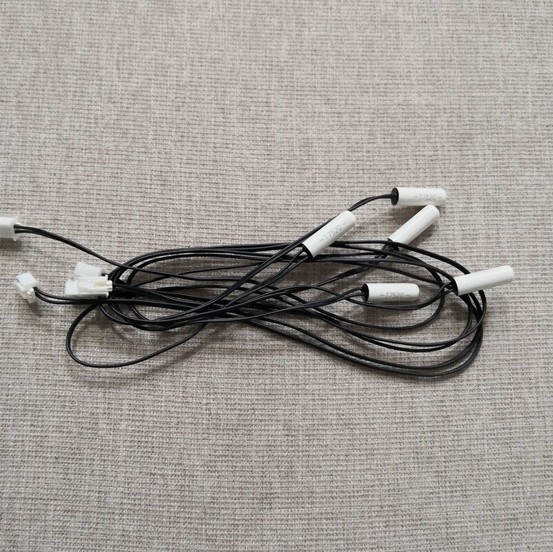 1pcs for Toshiba refrigerator defrosting safety sensor: black