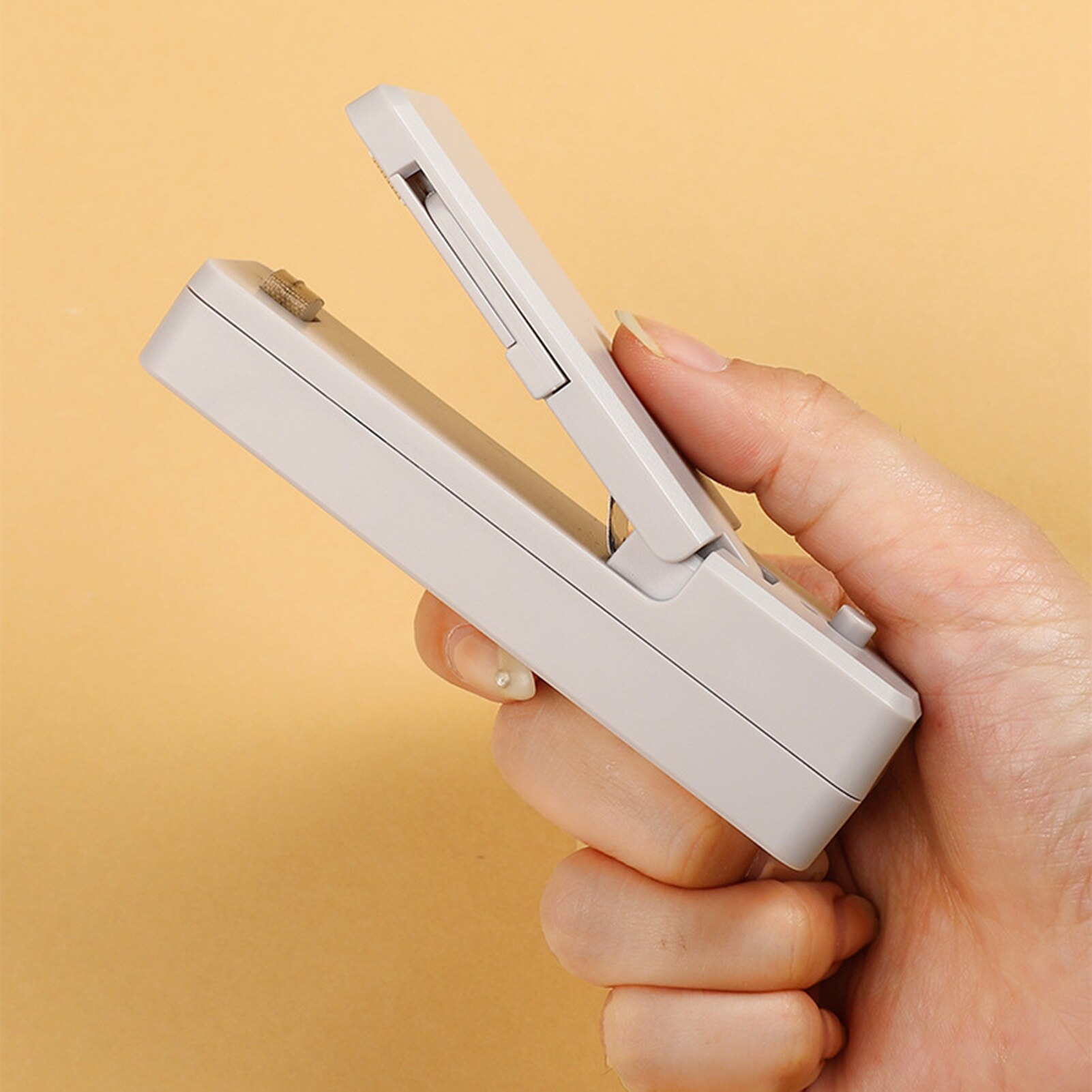 1pc Portable Mini Household Welding Machine USB Charging Sealer Packing Sealer Capper Plastic Bag Sealer