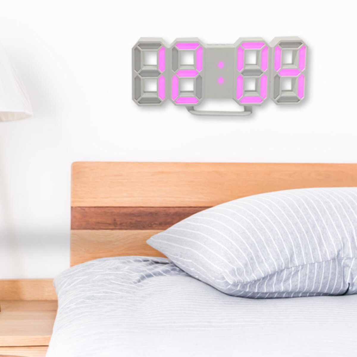 Digital USB Desktop Clock LED Clock 12/24 Hours Display Alarm Clock with Snooze Mode 8888 Display