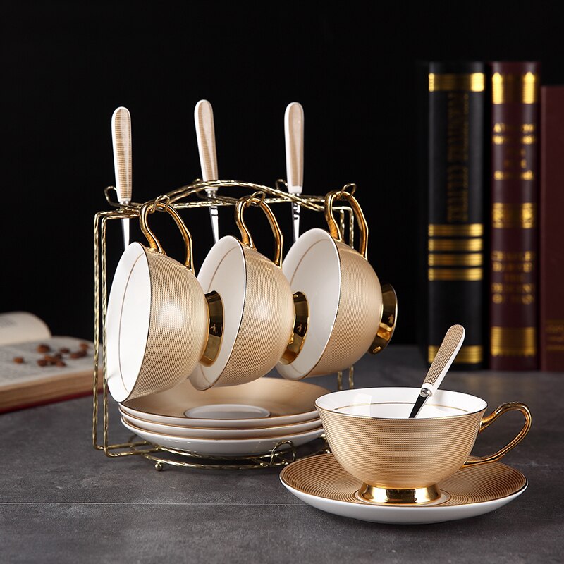 British Royal Rose Coffee Cup Luxury Tea Cup Spoon Saucer Set Cups Ceramic Royal Classic Bone China Xicara EE50BD