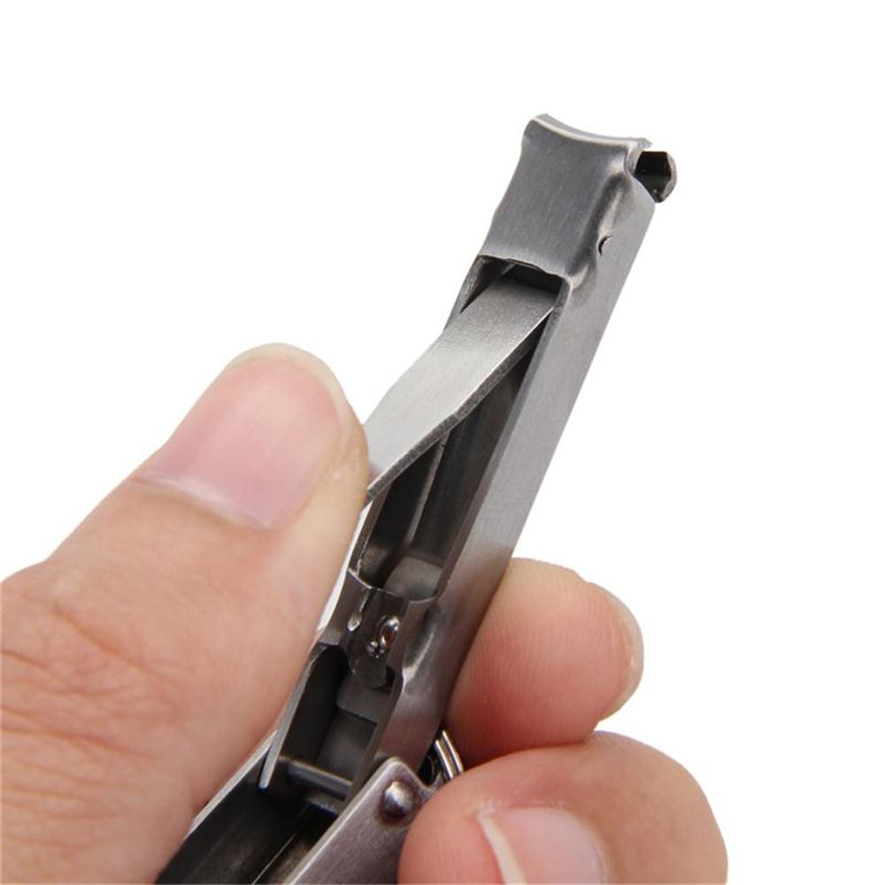 Een dual-gebruik Roestvrij Staal Nagelknipper Mini Flesopener Sleutelhanger Huishouden ultradunne Opvouwbare Silver