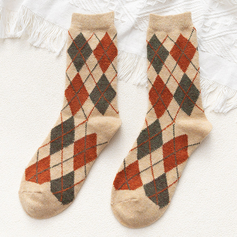 носки Women Socks Autumn Winter Thick Knit Warm Crew Socks Vintage Argyle Plaid Pattern Hosiery Preppy Style Happy Casual Socks: khaki