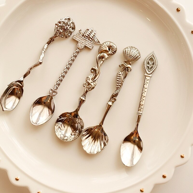 European and American Retro Coffee Spoon Dessert Spoon Small Spoon Spoon Golden Conch Shell Sailboat Five-piece Set: Silver