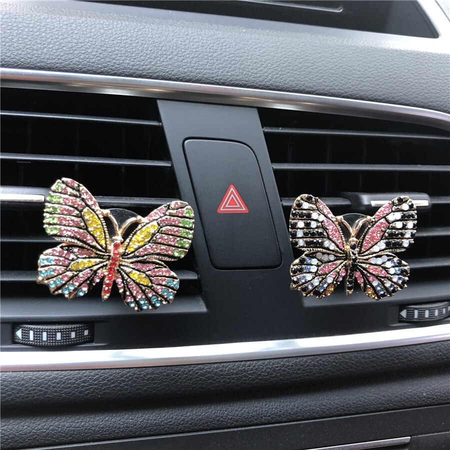 Kleur vlinder modellering automotive luchtverfrisser Prachtige dame accessoires Metallic crystal vlinder auto parfum Ornament