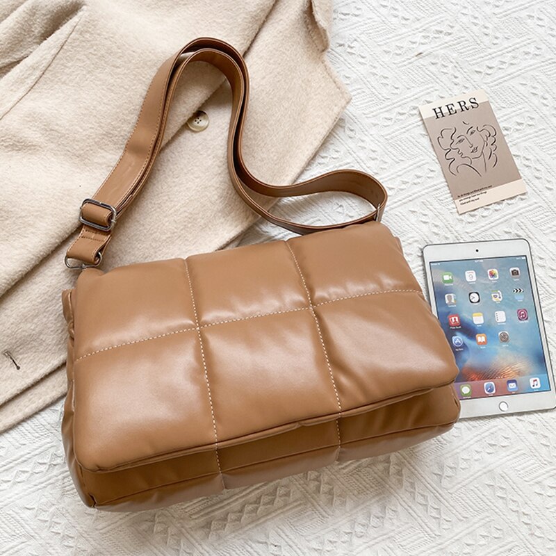 Weave Vrouwen Gewatteerde Crossbody Tassen Zachte Pluizige Space Pad Katoenen Schoudertas Winter Vrouwelijke Shopper Bag Nylon Gevoerde Tas: Khaki