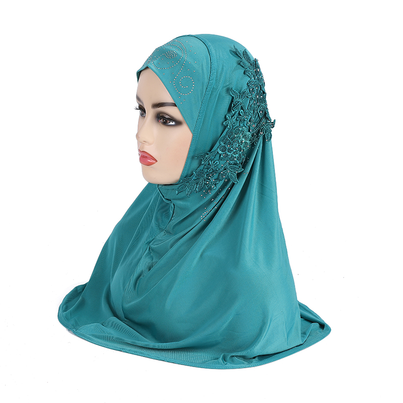 H027 Hermosas chicas adolescentes hijab musulmán con encaje y piedras bufanda islámica chal pañuelo sombrero armia tirar en envoltura de Ramadán: Verde