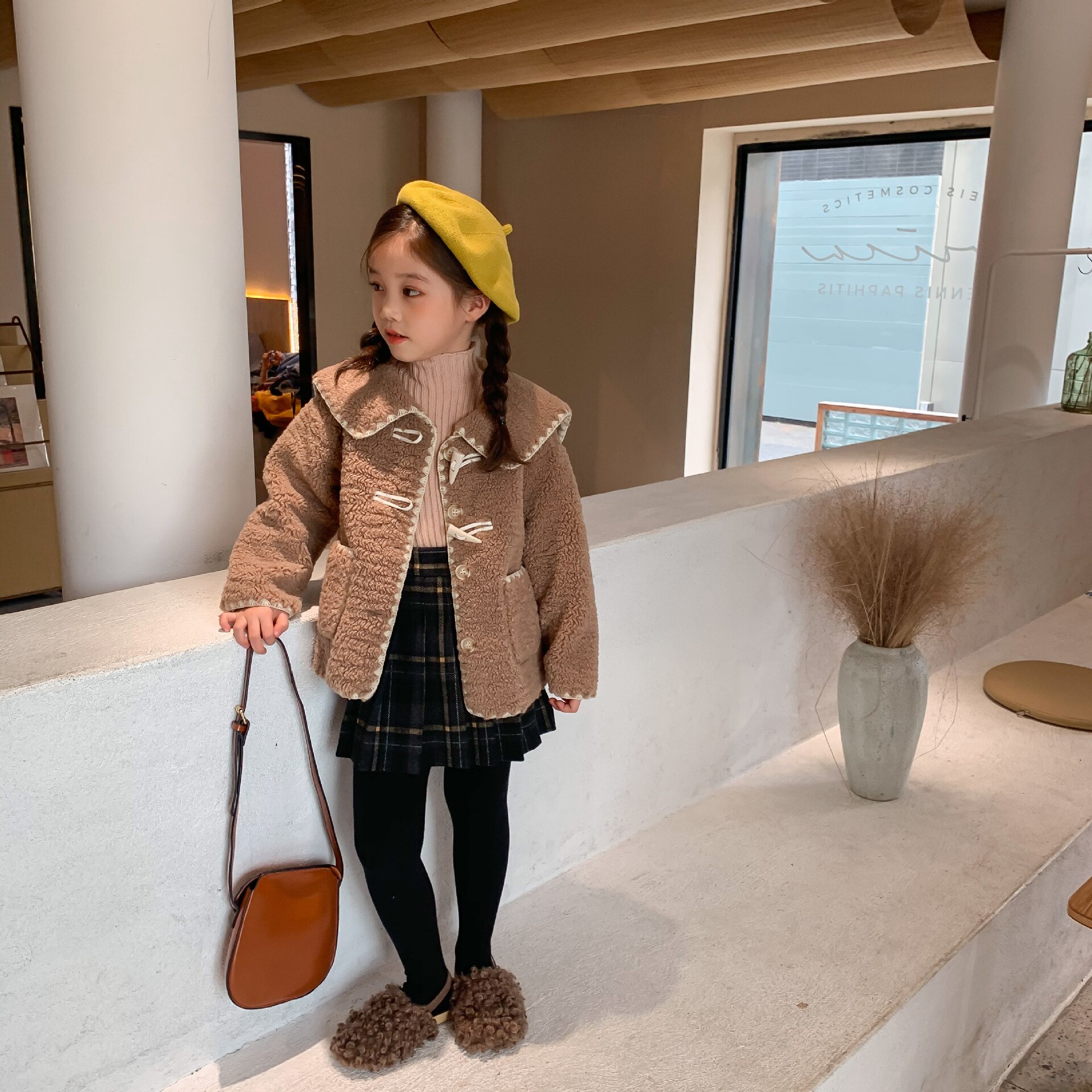 Hiver nouveauté style coréen fille veste épaissie laine tout-match avec corne bouton cool manteau