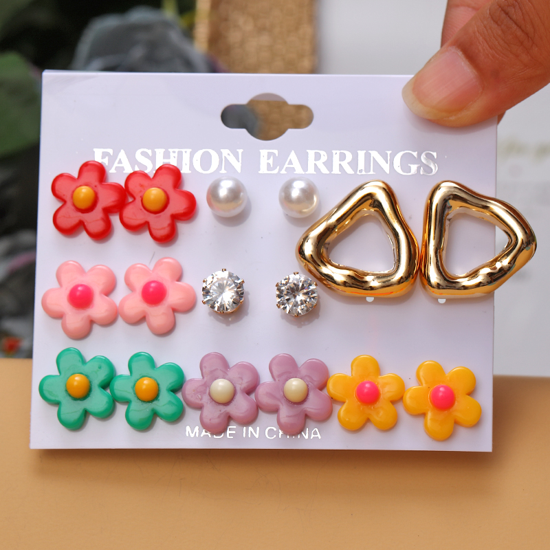 Boucles d'oreilles en forme d'animal et de dinosaure, 8 paires/ensemble, tendance, mignonnes, adaptées aux femmes, transparentes, ours, fleur, petites boucles d'oreilles, naissance amusante