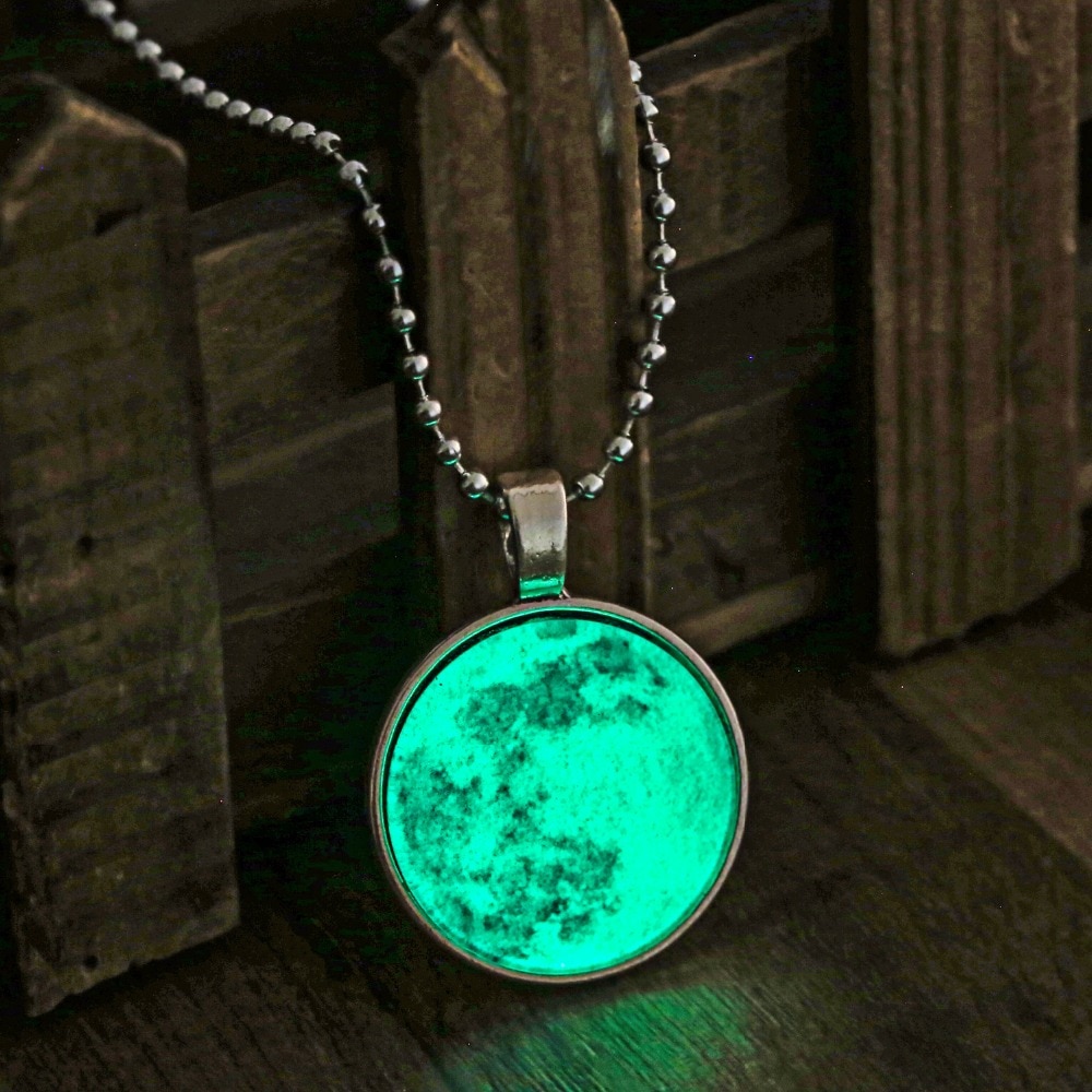 Vintage Lungo Moon Glow In The Dark di Incandescenza Luna Della Collana Per Le Donne di trasporto Dei Monili Cabochons Pendente lunare Luce di Fluorescenza