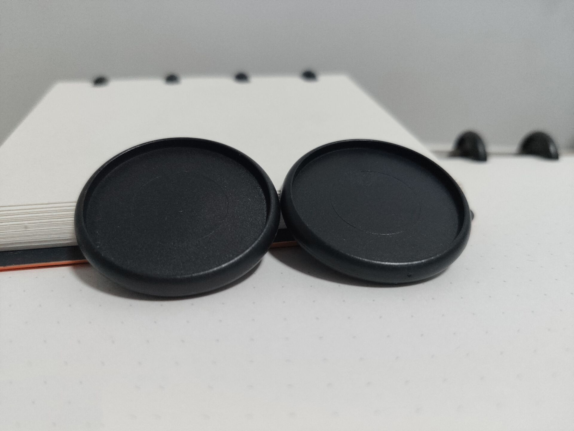 12Pcs Black Binding Discs Plastic Round Buttons Loose-leaf Coil Notebook Disc Arc T Mushroom Hole Binder Buckle Office Supplies: Black 38mm