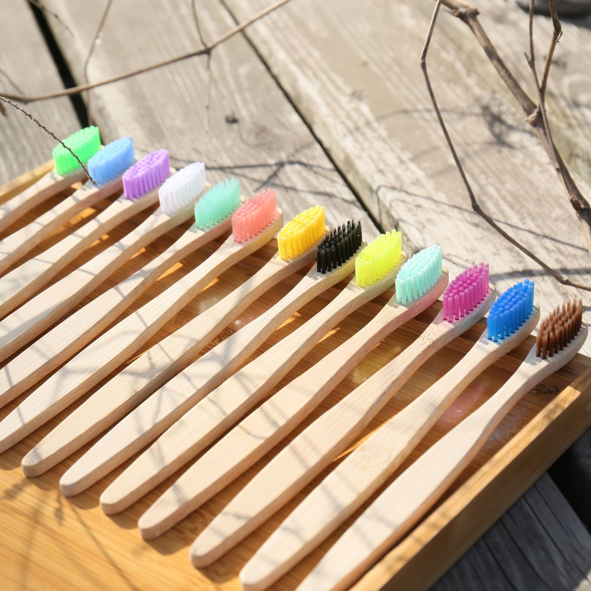 Lot de 10 brosses à dents en bambou naturel, soies souples colorées, pour le blanchissement des dents, soins dentaires
