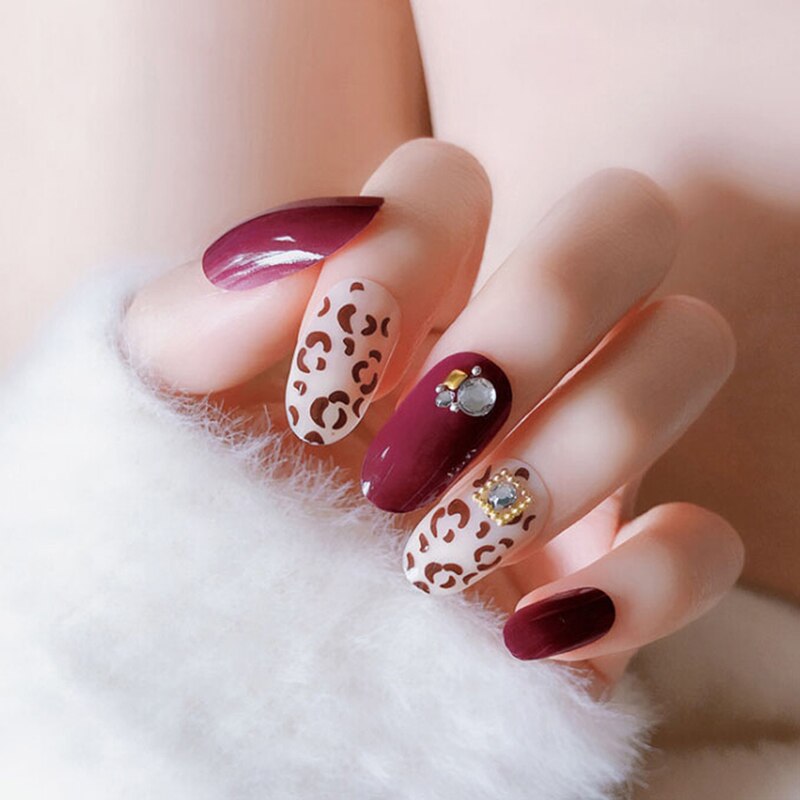 24 pièces/ensemble paillettes strass faux ongles rouge foncé Long rond artificiel faux ongles conseils avec autocollant de colle pour bureau à la maison