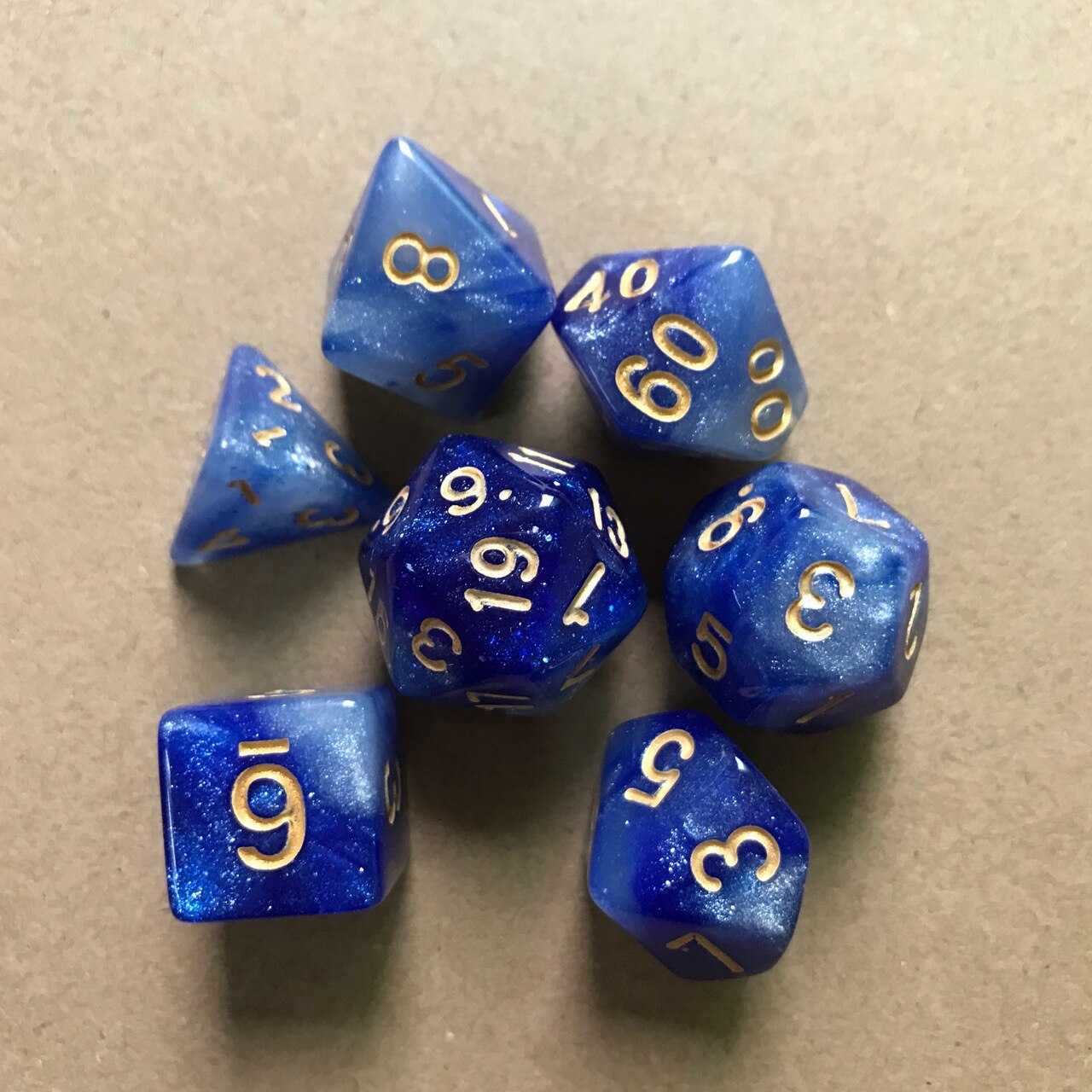 7pcs/Set Color Dice Polyhedral DnD Mixed Playing Cubes Game Board Game Dice Set A Perfect For TRPG Game Lover: Blue White