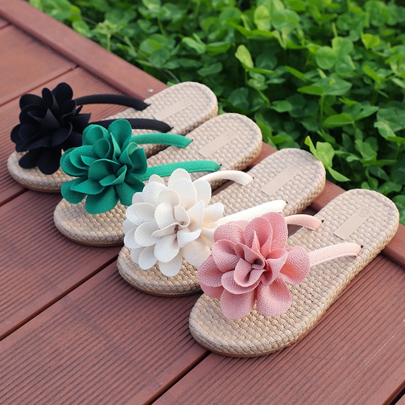 Summer Women Flat Beach Slippers Sweet Flip Flops Sandals For Casual and Beach Attire Slippers