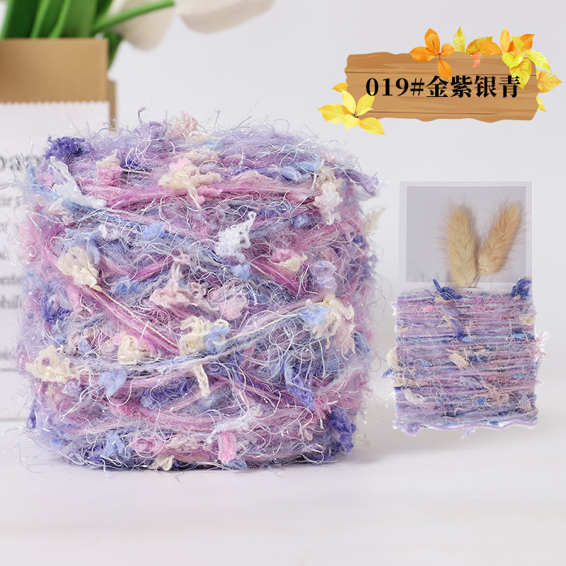 Handgemengd garen, kenmerkend fantasiegaren, handgemaakt doe-het-zelf garen met kleurverloop, wollen bol, haaknaald, grote cirkel, garensegment, geverfde grove wol: Grijs