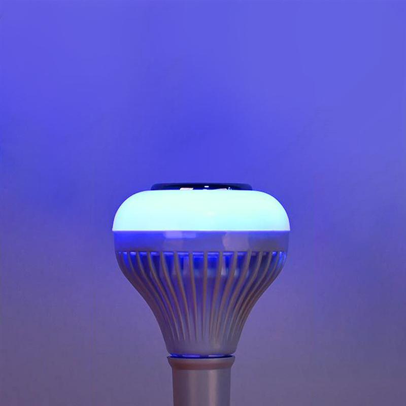 Trådløs rgb musikkpære telefonkontroll smart høyttalerpære (ingen fjernkontroll)