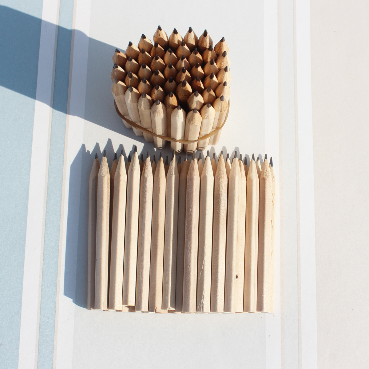 20 piezas Mini lápiz de madera corto, lápices de dibujo negros simples, papelería de escritura para volver a la escuela