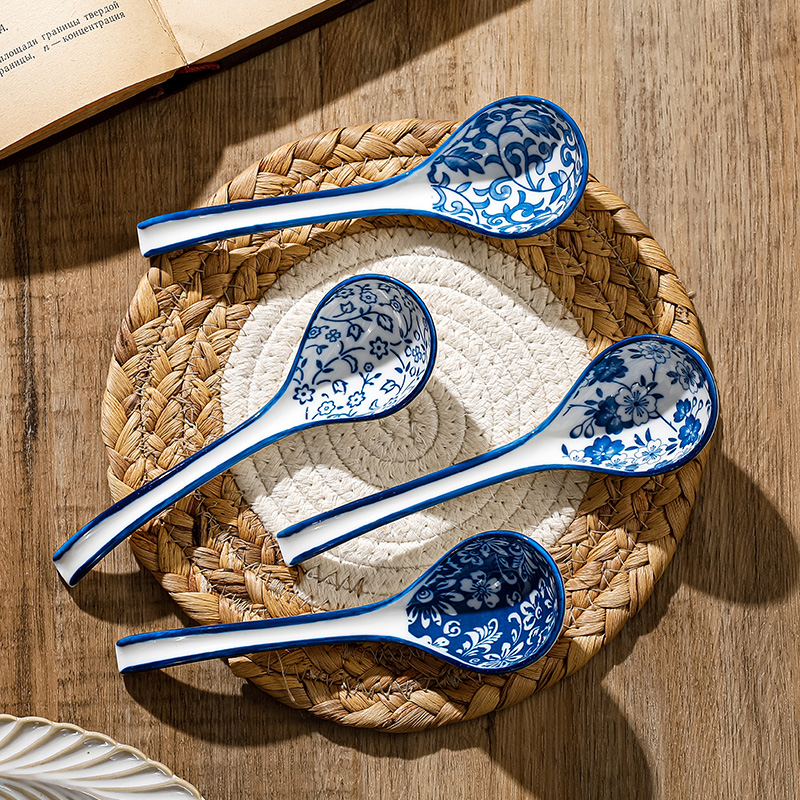 Juego de vajilla para el hogar, cucharas de sopa de cerámica, estilo chino Retro, juego combinado de cucharas de sopa de porcelana azul y blanca, 4 Uds.: Azul