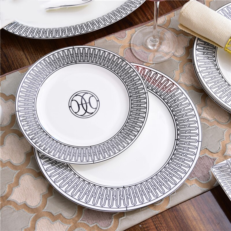 Porcelain plates and plates, luxury plates, candy, fruit plates, ceramics, steak: black