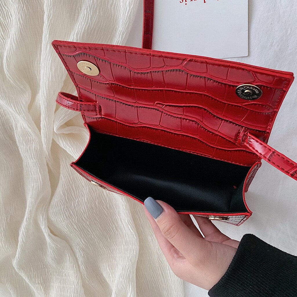 Women Retro Serpentine Crossbody Bags Messenger Bag Shoulder Bag Handle Pack Hasp Versatile handbag Ladies Black Red luxury Bags