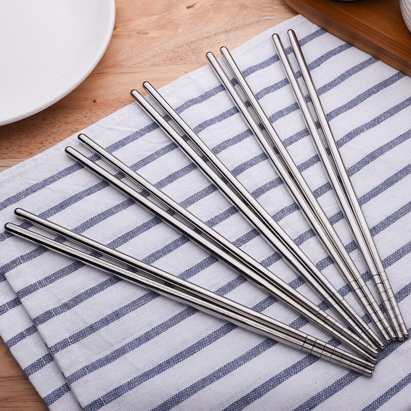 Juego de palillos de acero inoxidable Metal chino, antideslizante, portátil, reutilizable, para comida, palitos de Sushi, utensilios de cocina para el hogar