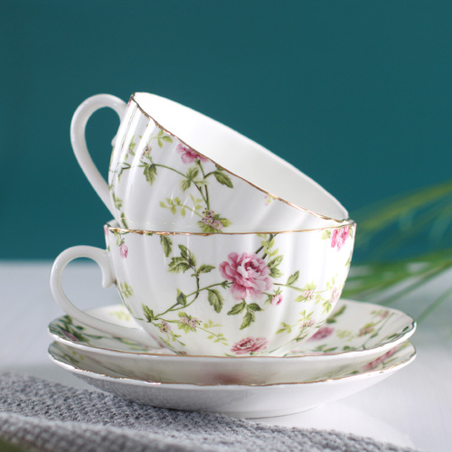 Porcelain Luxury Coffee Cup with Handle European Flowers Gold Bone China Tea Cups Set Tea Cup Set Kawaii Cup Cute Mugs Tazas 50: 2 cups saucer