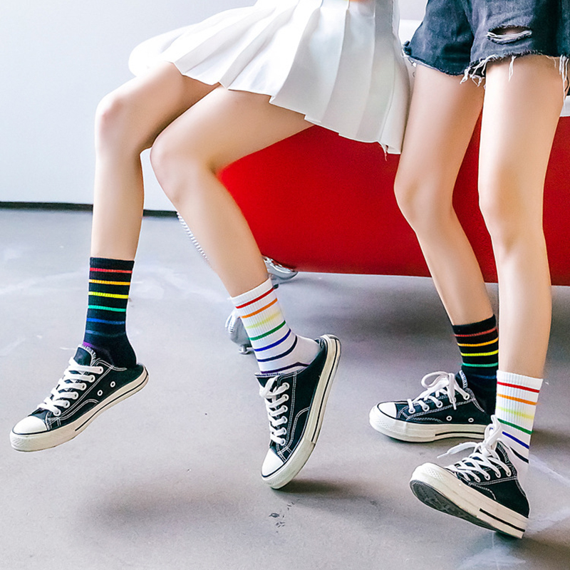 Bomuld kvinder regnbuestrømper forår farverige striber vintage harajuku korte sokker dame sporty sorte hvide sokker