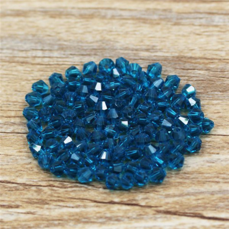 300 Uds. Exquisitas cuentas de cristal sueltas bicono de 4mm para accesorios de fabricación de joyas 001-020: Verde