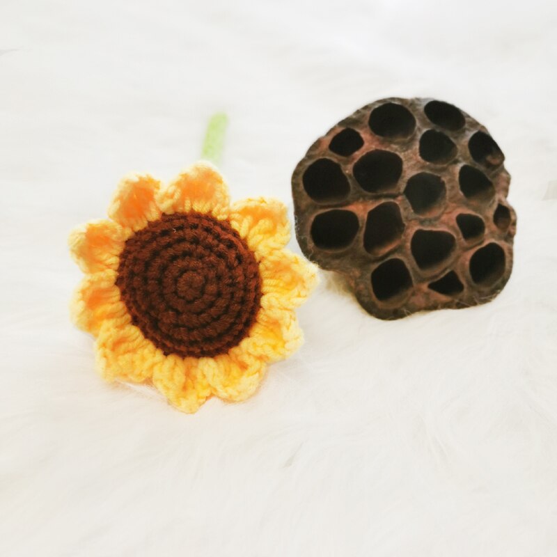 Fil de tournesol fait à la main fleur Bouquet Simulation Crochet tricot tissé à la main crochets de tournesol et accessoires de tricot décor: yellow 25cm