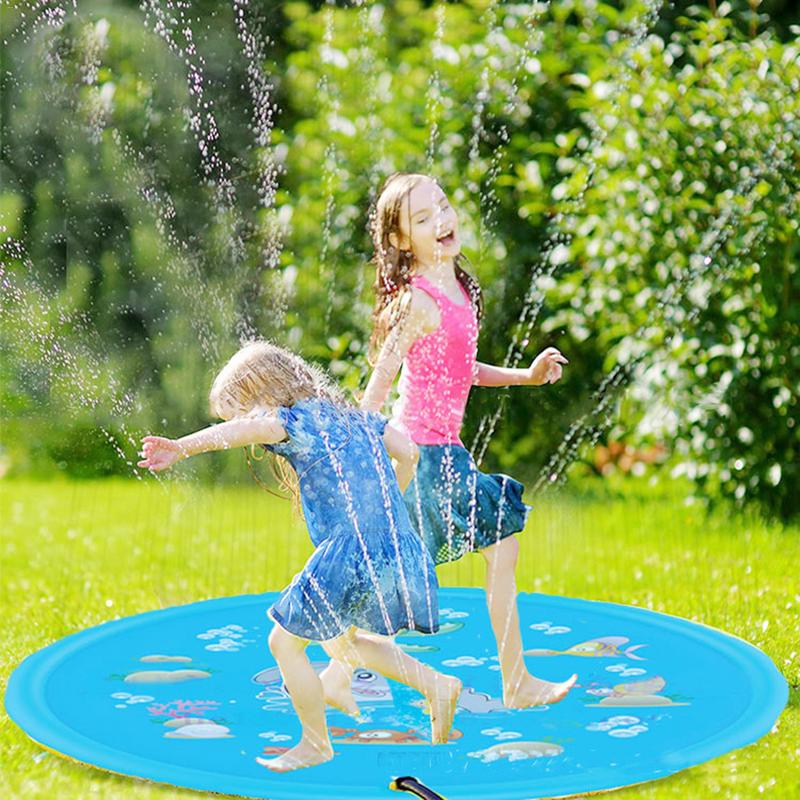 Bambini che giocano giocattoli d'acqua spruzzando tappetino giocattolo acqua nuoto tutto'aperto spiaggia prato gonfiabile acqua spray pad bambini bambini