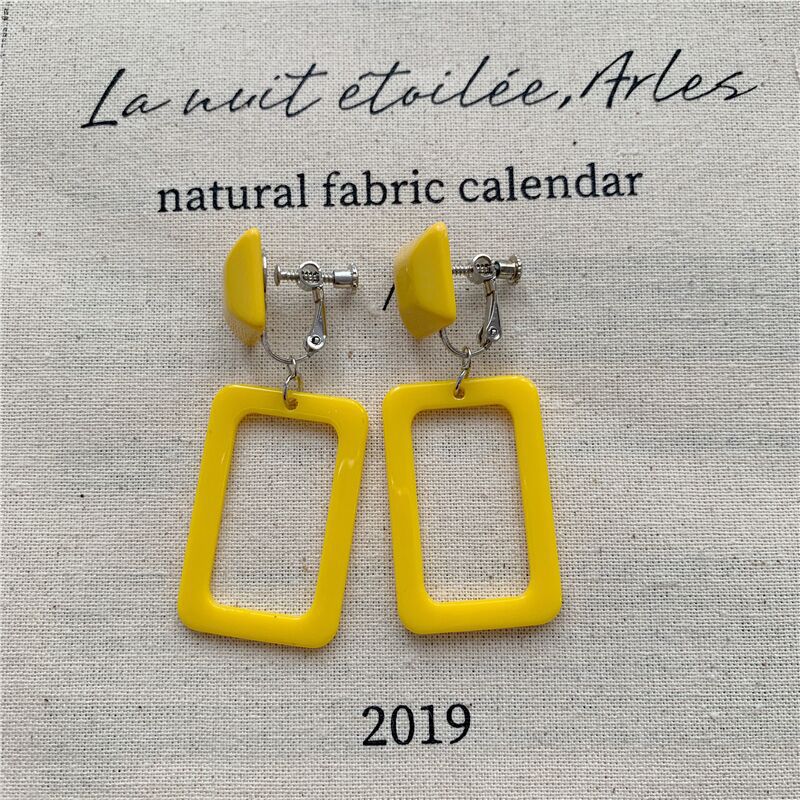 Koreaanse Temperament Resin Acryl Grote Bloem Clip Op Oorbellen Verklaring Resin Hyperbolische Geometrische Clip Oorbellen Geen Piercing: yellow square