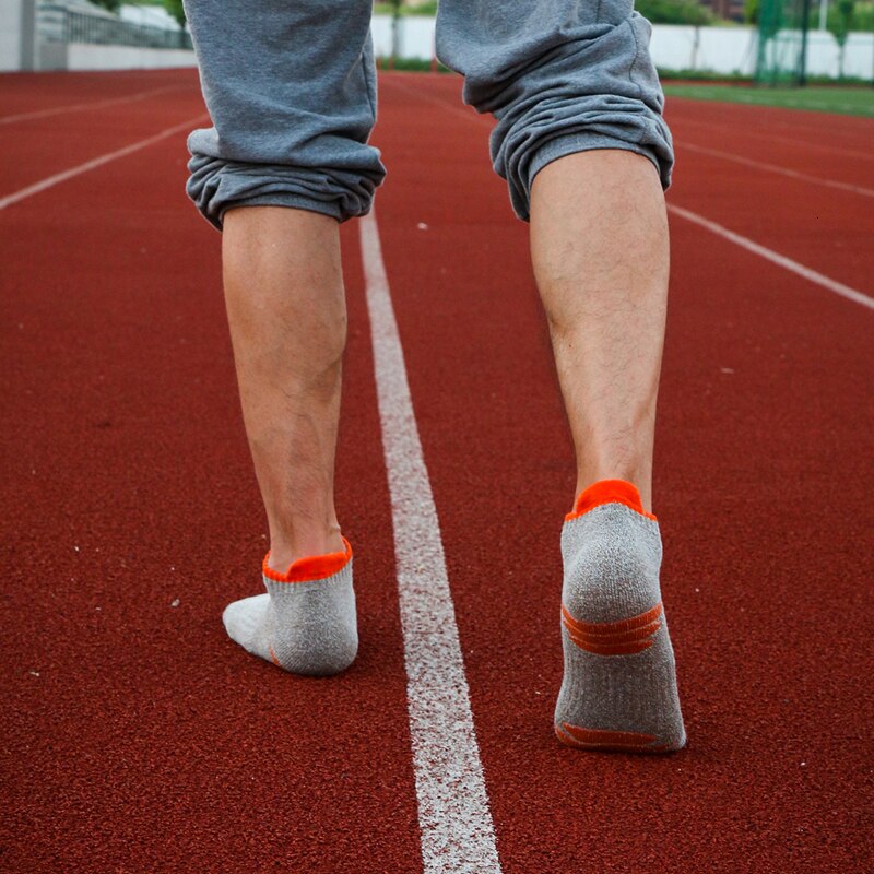 Atmungsaktive Sport-Socken Männer Freien Wicking Athletisch Laufschuhe Socken Rutschfeste Wandern Basketball lässig Socken Männlichen