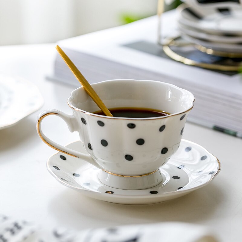White Nordic Style Cute Ceramic Coffee Cup and Saucer Set Funny Cappuccino Coffee Cup Set Filizanki Do Kawy Mug BD50CS
