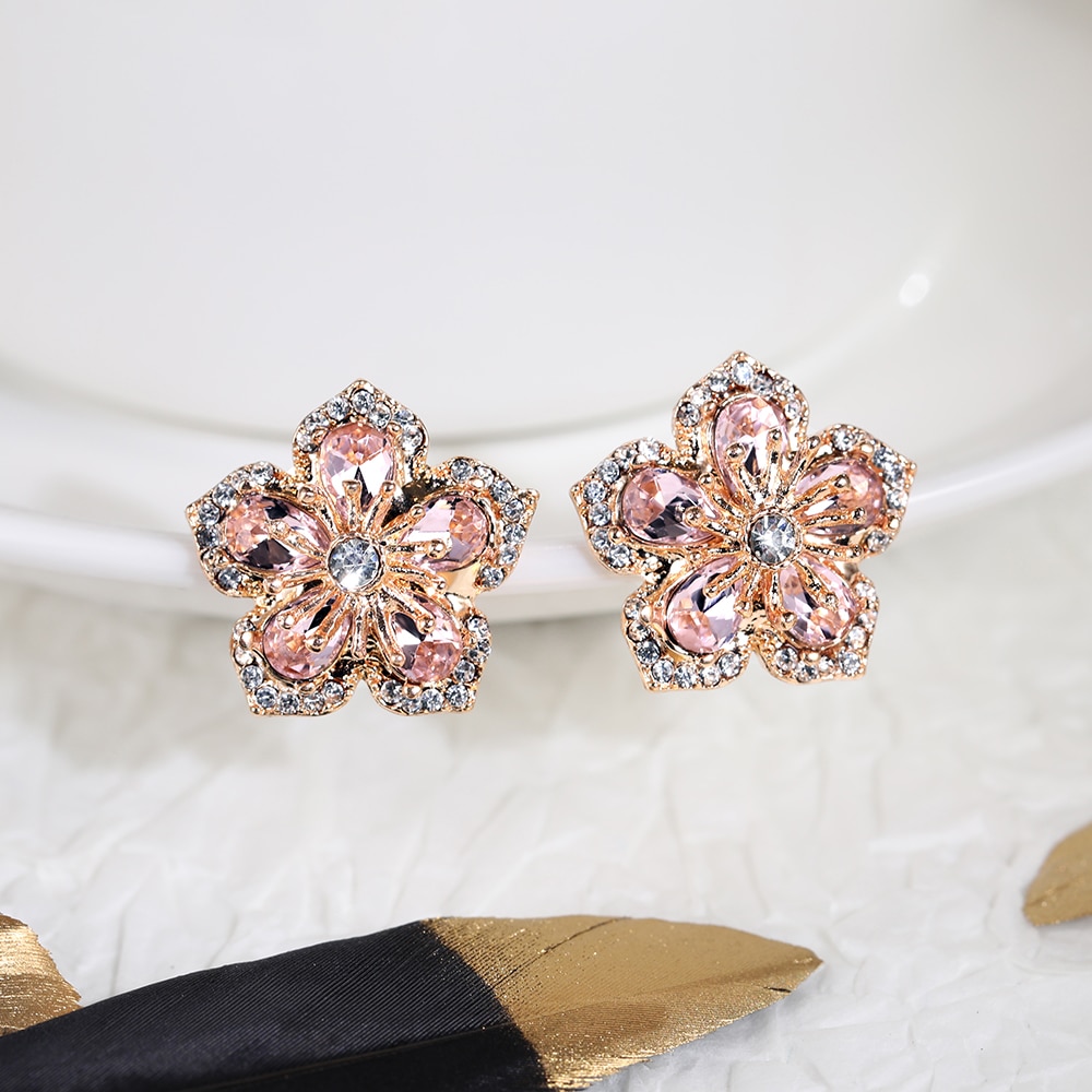 Huitan Romantische Bridal Wedding Flower Stud Oorbellen 2 Kleuren Beschikbaar Delicate Party Accessoires Fijne Statement Sieraden: YD025