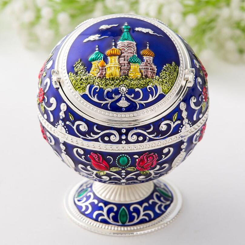 Luxe gouden schilderij asbak, ronde asbak, asbak van metaallegering, herenasbak met deksel, draagbare asbak voor op tafel.: Zilverblauw kasteel