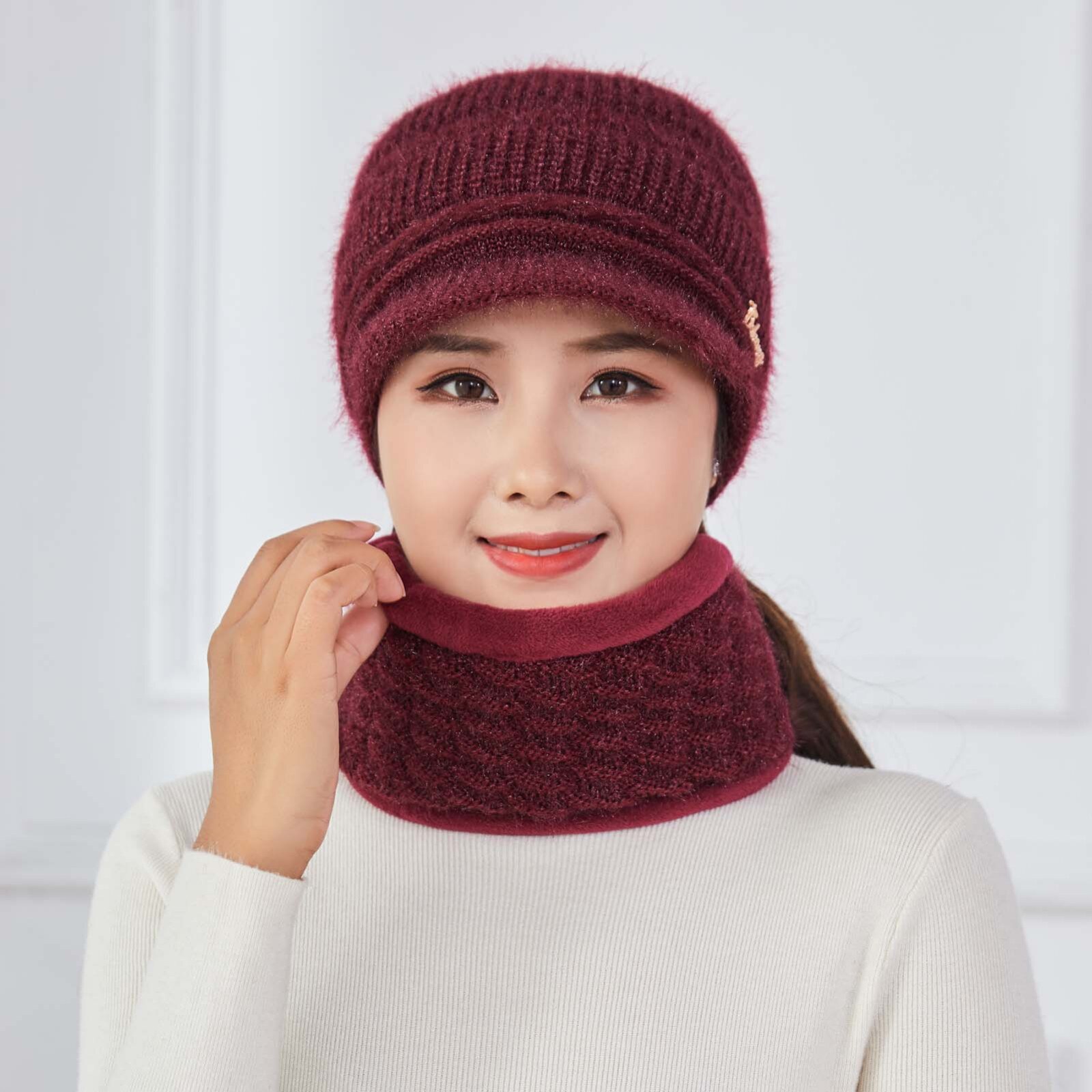 Hiver aîné femme chapeau moyen âge dame laine tricoté grand-mère casquette Gorras rayures mère chapeau écharpe cagoule Beanie