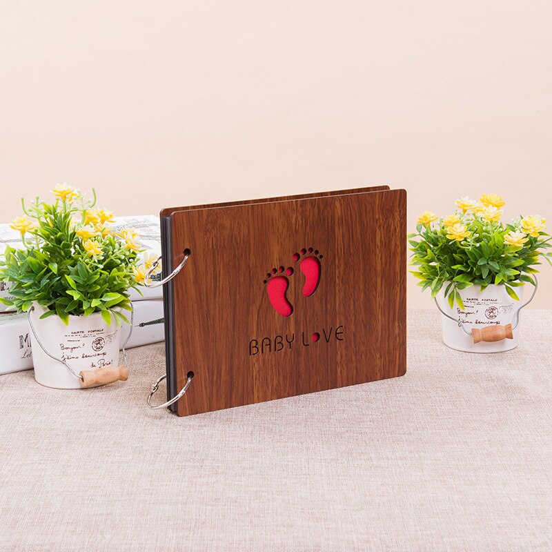 8 inch fotoalbum met houten omslag, liefdesherdenkingskaart, handgemaakt, losbladig houtsnijwerk, geplakt, doe-het-zelf plakboek, zwart vel, trouwalbum: Kleine voetjes