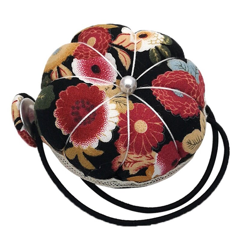 En forma de aguja Pin calabaza pelota cojín acerico de pulsera de la correa de muñeca de punto de costura coser perno alfombra de costura para manualidades DIY suministros: Black