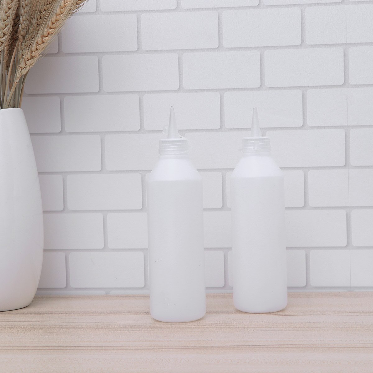 2PCS 500ML Squeeze Bottles Leak-proof Caps Dispense Squeeze Polyethylene Bottle for Liquid Home Use