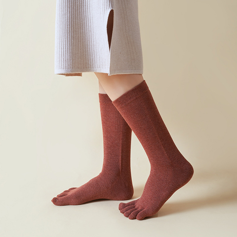 Damen-zehensocken, winter-frühlingssocken aus baumwolle, lässige japanische stil-sportsocken, wadenlang, einfarbige zehensocken: Weinrot