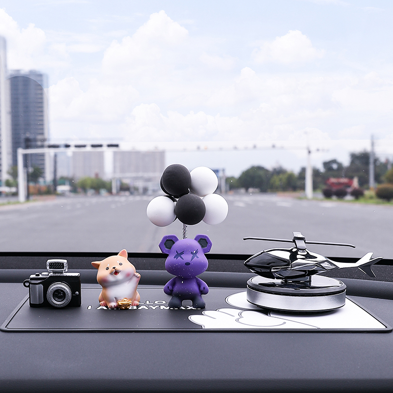 Bildekoration interiörtillbehör små ornament mittkonsol internet kändis kvinnor män modell söt bil: Grön