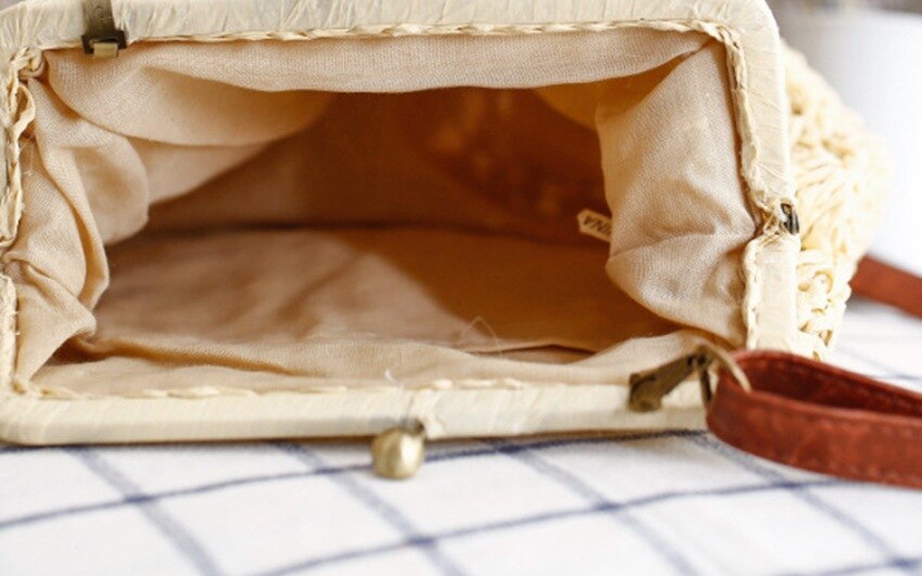 College wind vintage brass buckle shoulder woven bag shell crochet messenger straw bag travel leisure beach bag