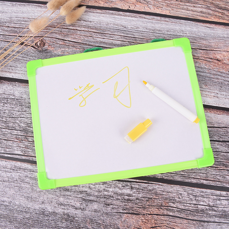 1 pièce tablette d'écriture enfants tableau blanc lingette à sec Mini dessin petite planche suspendue avec marqueur 18.5cm * 24.5cm