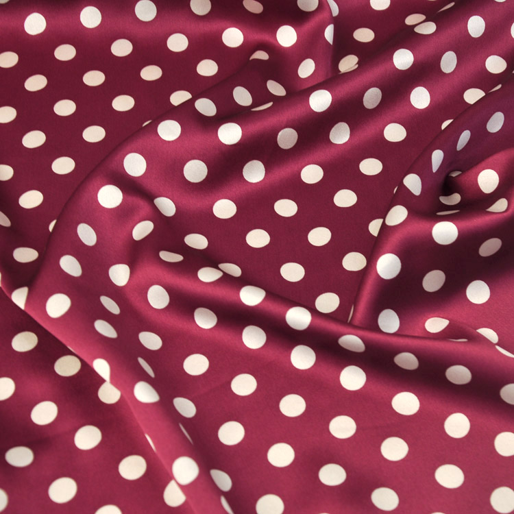 Bred 42.5 "høj kvalitet polka dot silke stretch satin stof skjorte kjole materiale: Rød