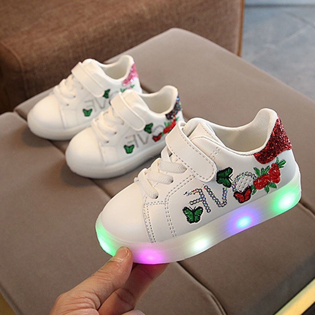 freundlicher schuhe freundlicher Baby Mädchen Jungen Squeins Blume Schmetterling LED Licht Leucht Sport Schuhe freundlicher schuhe детская обувь zapatos