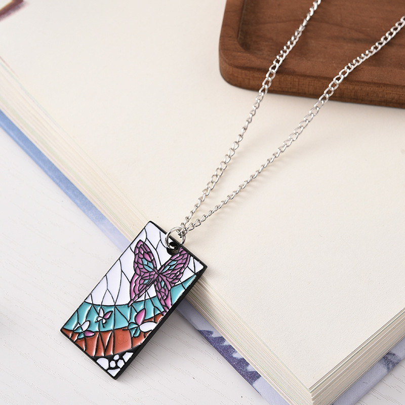 Collier Anime Demon Slayer Kamado Tanjirou Nezuko Agatsuma Zenitsu, pendentif en métal, accessoires de Cosplay, bijoux pour hommes et femmes: GRIS