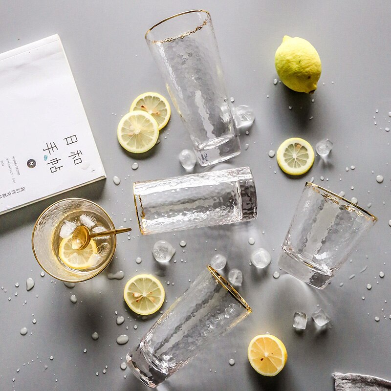 Högklassig glas vinkopp med gyllene linje mjölk juice vin textur whisky sprit cocktail pint brandy snifters flöjter coupes